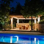 Casa vacanze Jelena With Pool & Playground