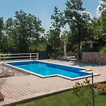 Casa vacanze Jelena With Pool & Playground