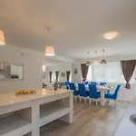 Jelena With Pool & Playground Casa vacanze Grubine