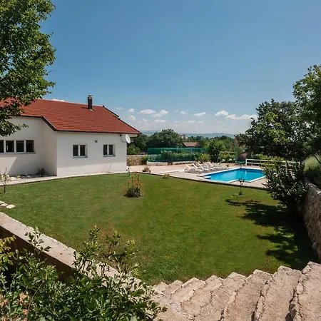 Jelena With Pool & Playground Casa vacanze Grubine